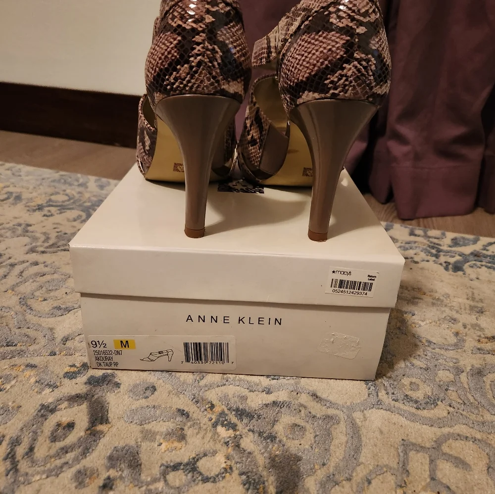 Anne klein dress sandals. Sz 9.5